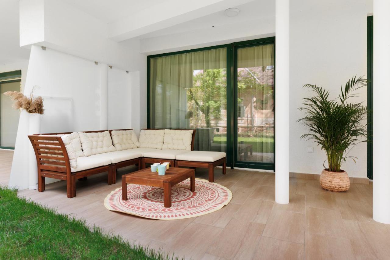 Villa Bauhaus Wellness Apartman Fsz. 3 Siofok Exterior photo