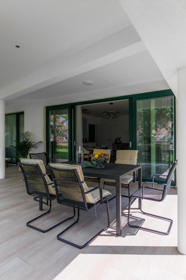 Villa Bauhaus Wellness Apartman Fsz. 3 Siofok Exterior photo