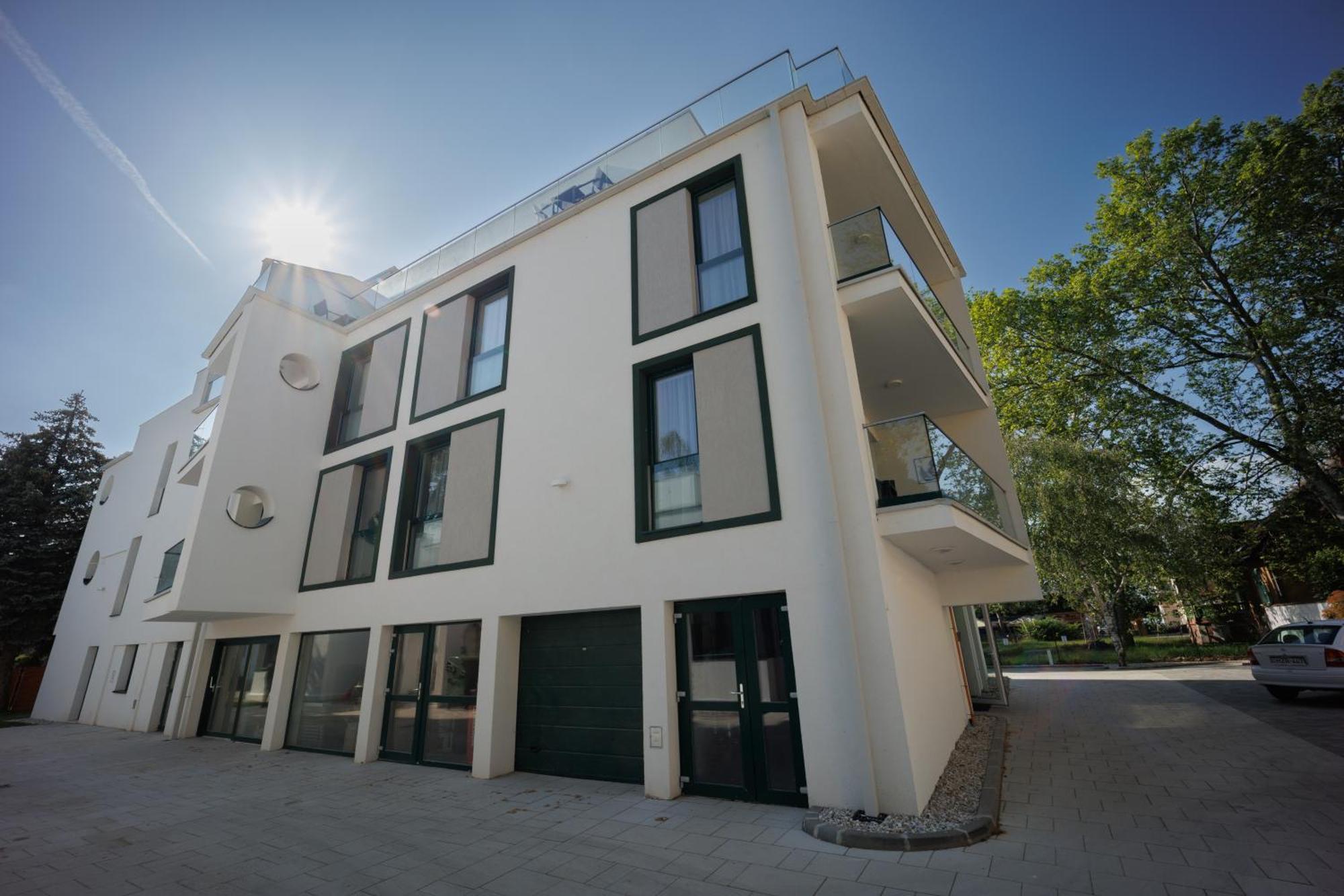 Villa Bauhaus Wellness Apartman Fsz. 3 Siofok Exterior photo